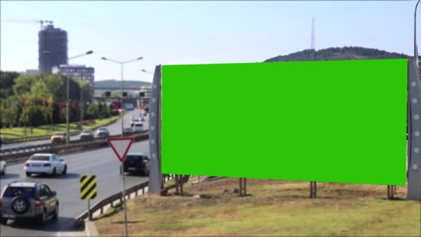 Yeşil ekran reklam panosu şehir trafiği - Video, Çekim
