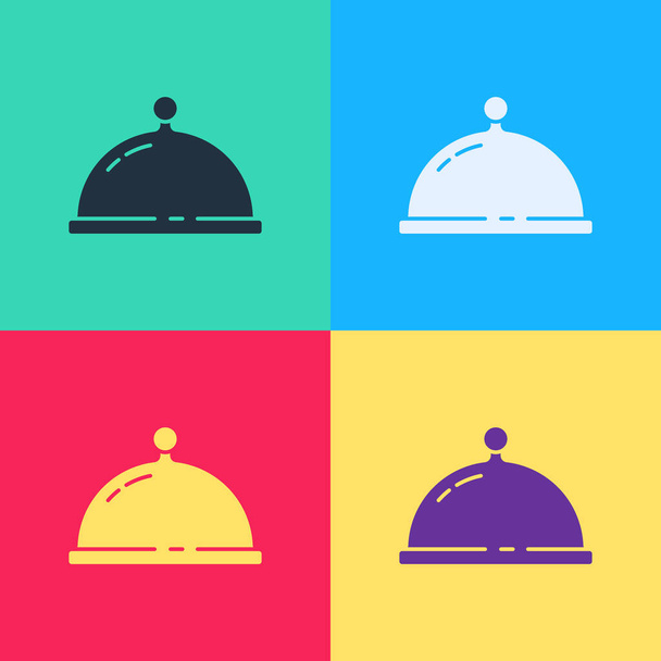 Pop art Coperto con un vassoio di icona del cibo isolato su sfondo a colori. Vassoio e coperchio. Cloche ristorante con coperchio. Simbolo utensili da cucina. Vettore. - Vettoriali, immagini