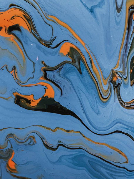 A vertical shot of an abstract oily painting with mixed colors - Foto, Imagem