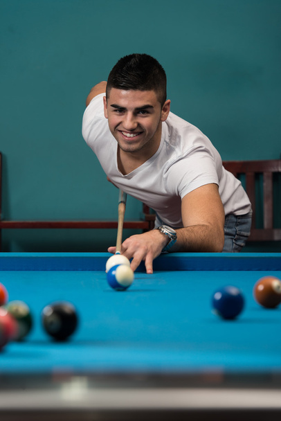 Man Lining Ball Up To Break In Pool - Photo, image