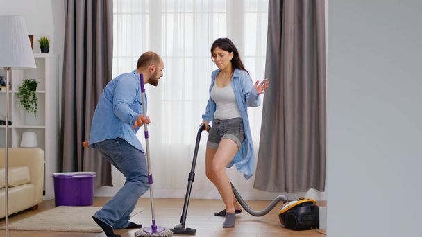 Cleaning the floor on the beat - Foto, Imagen