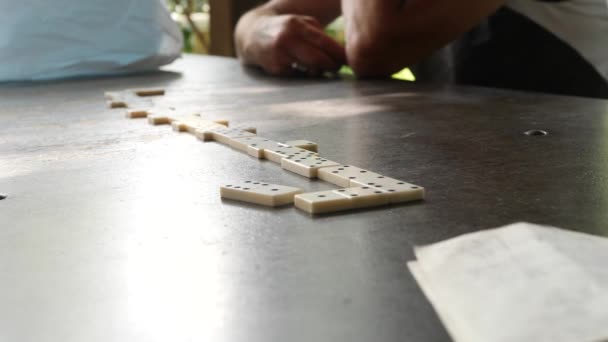 Erkek Elleri Domino Oyunu Oynuyor - Video, Çekim