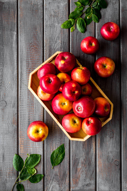 Apples background on kitchen desk - top view - Valokuva, kuva