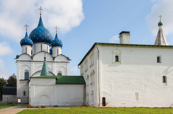 Kremlin buildings and church in Suzdal, Russia - Фото, зображення