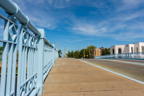 El puente levadizo de Michigan City en una hermosa mañana de verano. Michigan City, Indiana, EE.UU. - Foto, imagen