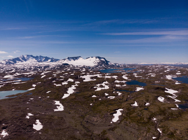 Summer mountains landscape in Norway. National tourist scenic route 55 Sognefjellet. Aerial view - Foto, imagen
