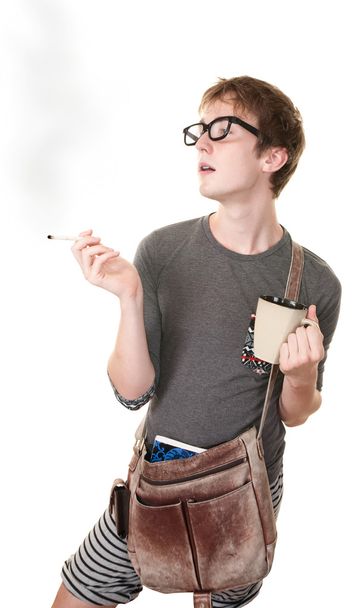 Подростковый курильщик
 - Фото, изображение