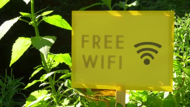Signo wifi gratuito fuera - Imágenes, Vídeo
