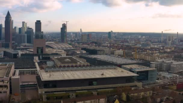 Aerial view of the Frankfurt downtown on a sunny early morning in autumn. - Filmati, video
