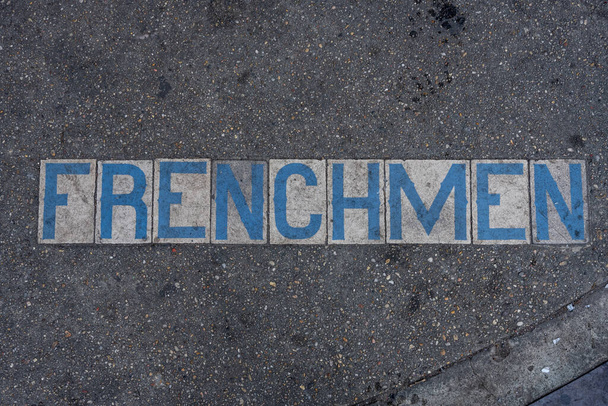 Franceses calle azulejos pm asfalto superficie - Foto, Imagen