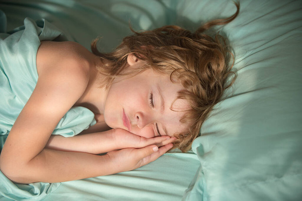 Deep sleep kids, Close-up portrait of sleeping child. - Foto, Bild