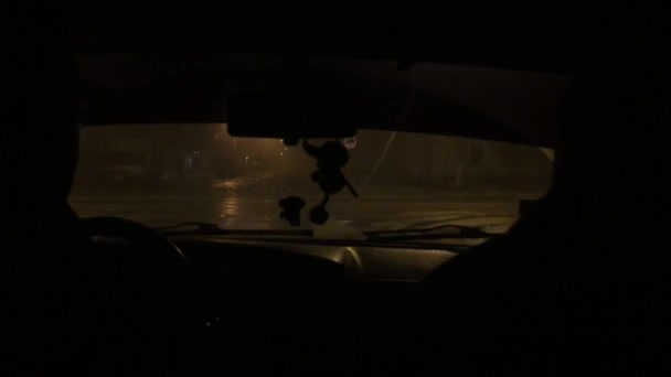 Дорога ночью зимой на автомобиле из пассажирского отсека
 - Кадры, видео