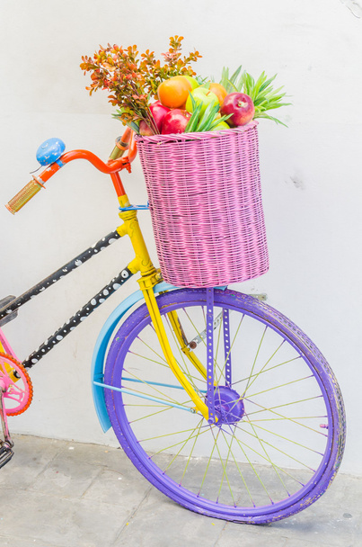 bicicleta con cesta - Foto, Imagen
