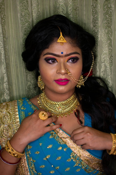 ein indisches Mädchen in Empfang Party Make-up - Foto, Bild