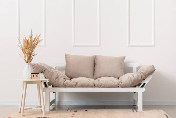 Sofá moderno elegante no quarto - Foto, Imagem