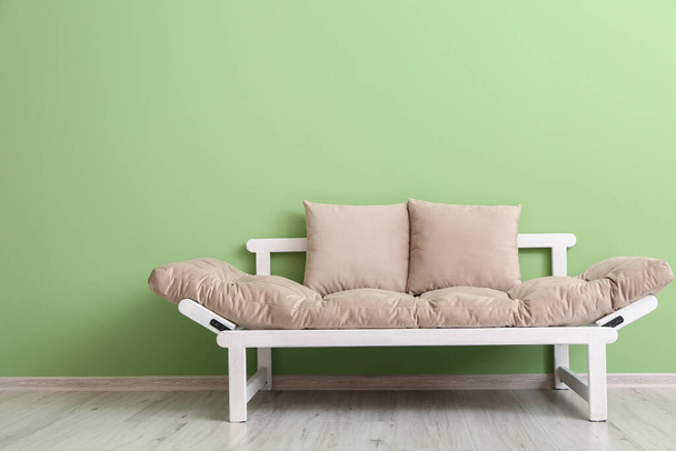 Stylish modern sofa in room - Foto, Bild
