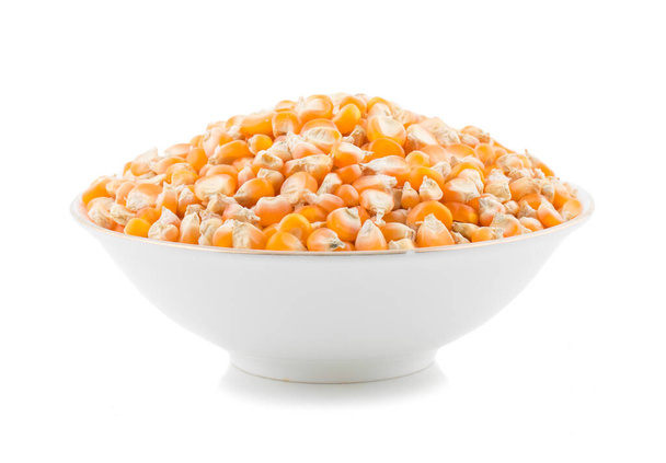Zdravé sušené kukuřice Semena také známý jako Makki, kukuřice Semena nebo kukuřice fazole Izolované na bílém pozadí - Fotografie, Obrázek