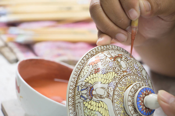Um tradicional tailandês Benjarong, cerâmica, Tailândia. - Foto, Imagem