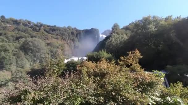 marmore waterval de hoogste in Europa is in umbria gefilmd in het onderste park - Video