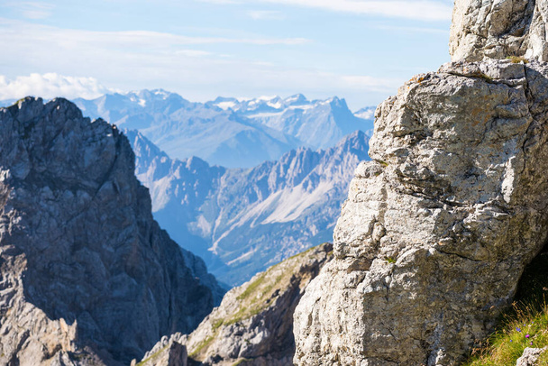 vista panorámica de montaña desde las montañas karwendel, bavaria, alemania - Foto, Imagen