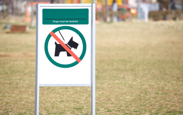 bord "geen honden" - Foto, afbeelding