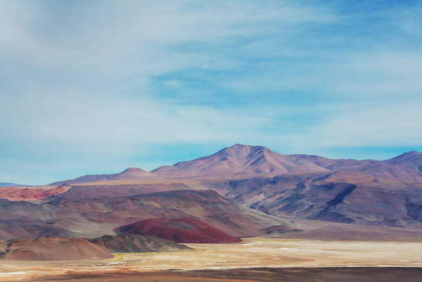 Необычные горные пейзажи в Боливии альтиплано туристические приключения Южная Америка - Фото, изображение