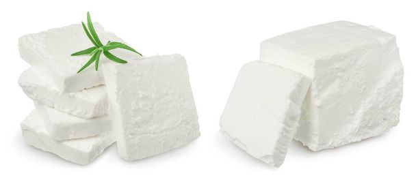 Τυρί φέτα απομονωμένο σε λευκό φόντο. Με διαδρομή αποκοπής και πλήρες βάθος πεδίου - Φωτογραφία, εικόνα