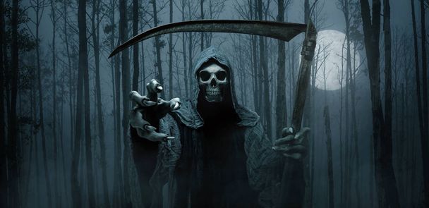 Grim Reaper φθάνοντας προς την κάμερα πάνω από το σκοτάδι, δάσος φόντο με αντίγραφο χώρο - Φωτογραφία, εικόνα