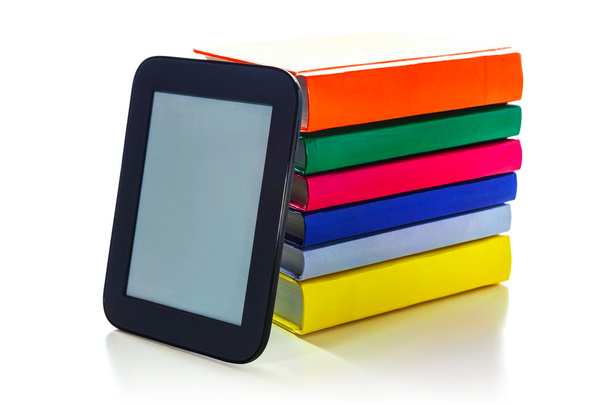 Lector electrónico de libros con tapa dura
 - Foto, imagen