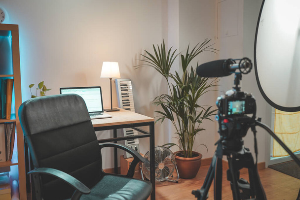 Behind the scenes at home shooting set with camera and lightning setting. Influencer's amazing work space. Ready to start filming. - Φωτογραφία, εικόνα