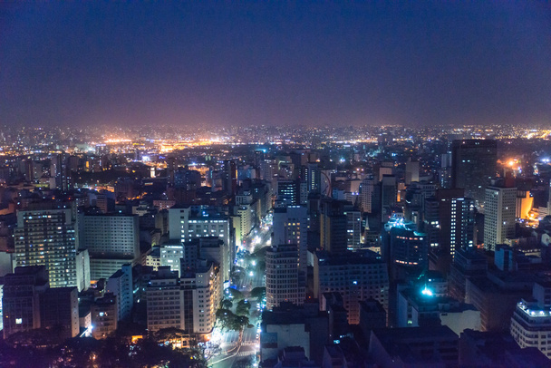 Sao Paulo yöllä
 - Valokuva, kuva