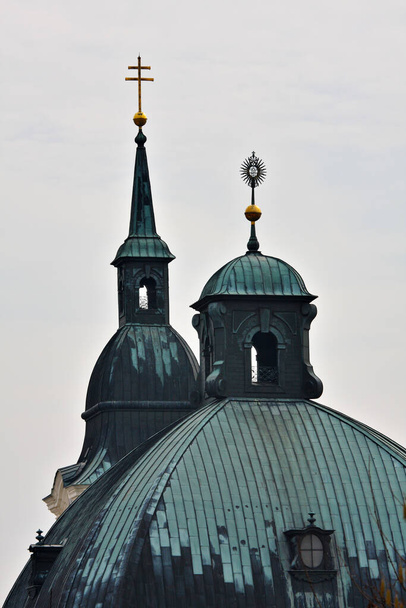 Iglesia mariana, culto al puerto deportivo, Krtiny, República Checa. - Foto, Imagen