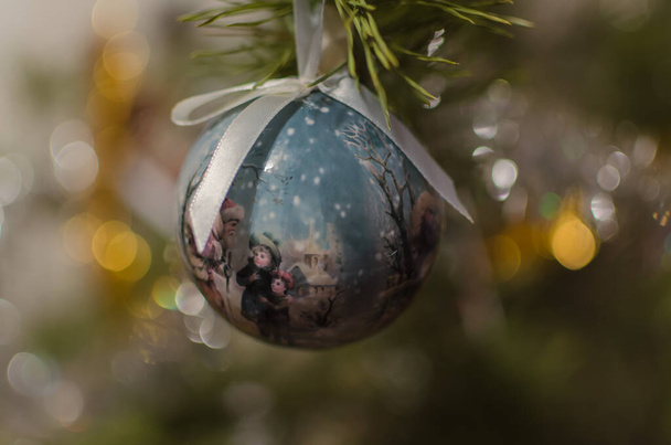 piłka na choince Bożego Narodzenia Nowy Rok, piękne tło, zbliżenie - Zdjęcie, obraz