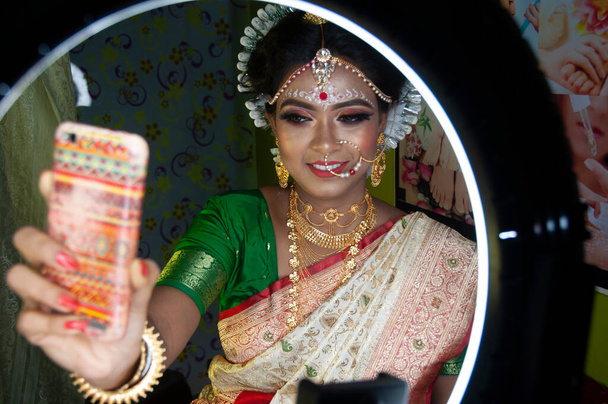 Indianka z makijażem ślubnym - Zdjęcie, obraz