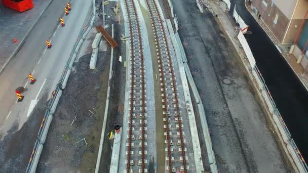 Letecký pohled na tramvajové koleje je ve výstavbě v Espoo, Finsko. - Záběry, video