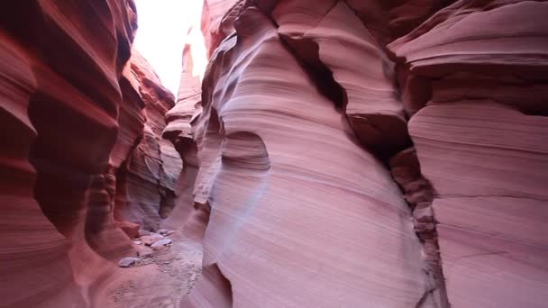 Képek a festői csodálatos alakú narancs és rózsaszín antilop kanyon  - Felvétel, videó