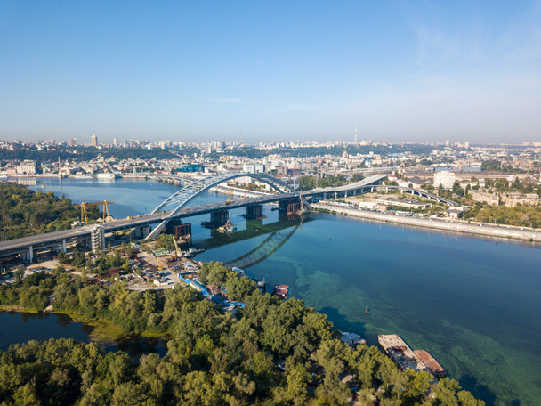 Vista aérea del río Dniéper en Kiev. - Foto, imagen