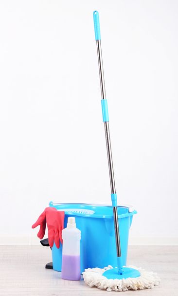 Floor mop and bucket for washing in room - Foto, Imagem
