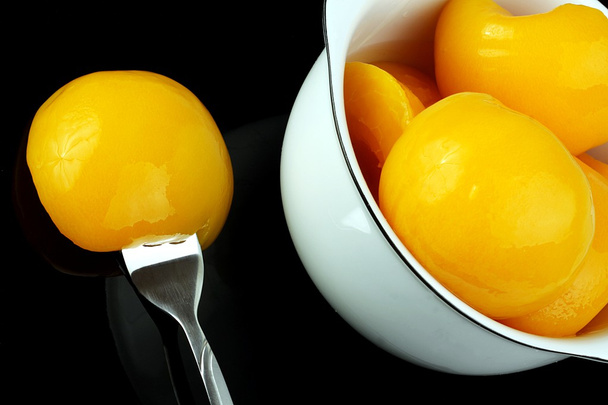 Консервированные персики
 - Фото, изображение