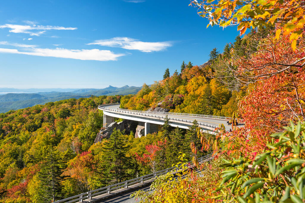 Linn Cove Viaduct, Grandfather Mountain, Carolina do Norte, EUA. - Foto, Imagem