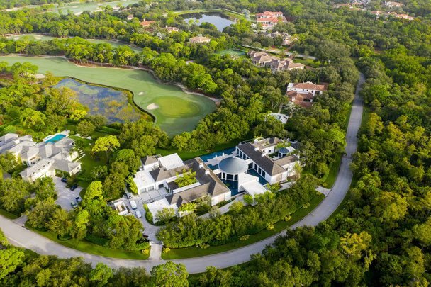 Letecký snímek domu Michaela Jordanse Jupiter Florida USA - Fotografie, Obrázek