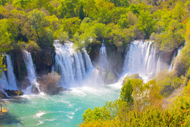 Wodospad Kravice nad rzeką Trebizat w Bośni i Hercegowinie - Zdjęcie, obraz