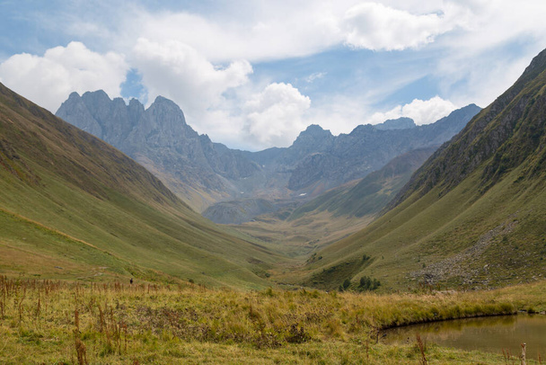Trekking Caucasus - Chaukhi pass in the North of Georgia - Φωτογραφία, εικόνα
