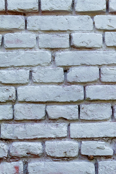 Stará ošlehaná bílá malovaná cihlová zeď textura - Fotografie, Obrázek