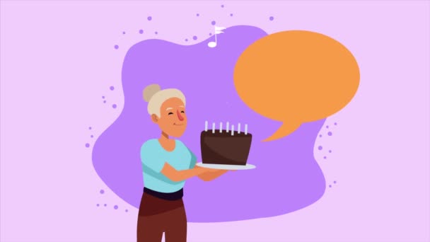 donna anziana con dolce torta e personaggio di animazione a bolle vocali - Filmati, video