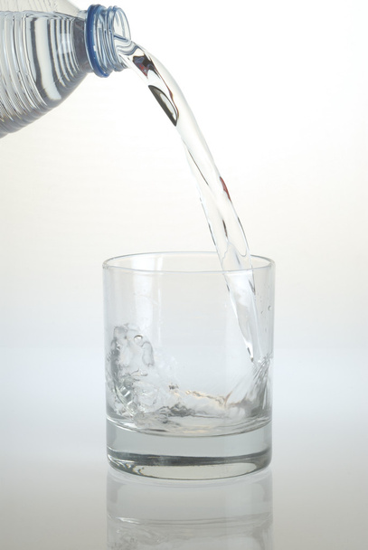 pouring water - Фото, зображення