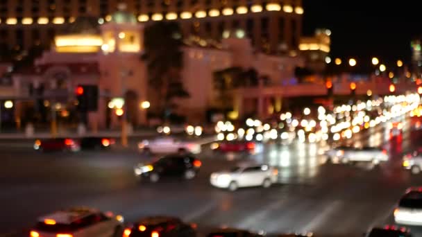 Defokussierte fabelhafte Las Vegas Strip Boulevard, Luxus-Casino und Hotel, Glücksspiel-Bereich in Nevada, USA. Nachtleben und Verkehr in der Nähe der Fremont Street in einem Touristenort, der Geld spielt. Neonlichter der Sündenstadt - Filmmaterial, Video