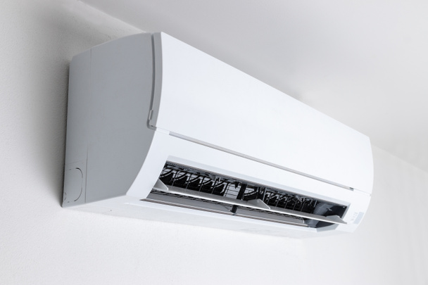 Klimaanlage für erfrischende kühle Luft im Raum - Foto, Bild