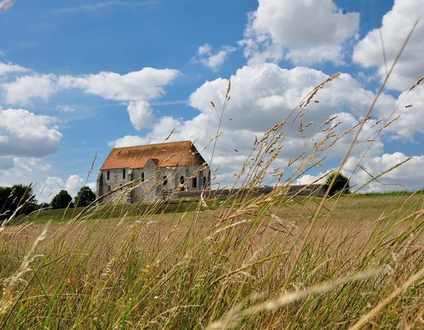 Французский пейзаж с сельской церковью
. - Фото, изображение