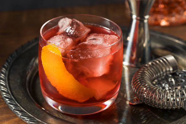 Refreshing Boozy Boulevardier Cocktail with Orange and Vermouth - Φωτογραφία, εικόνα